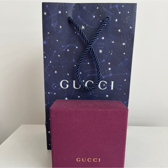 Gucci box and shopping bag - Picture 2 of 3